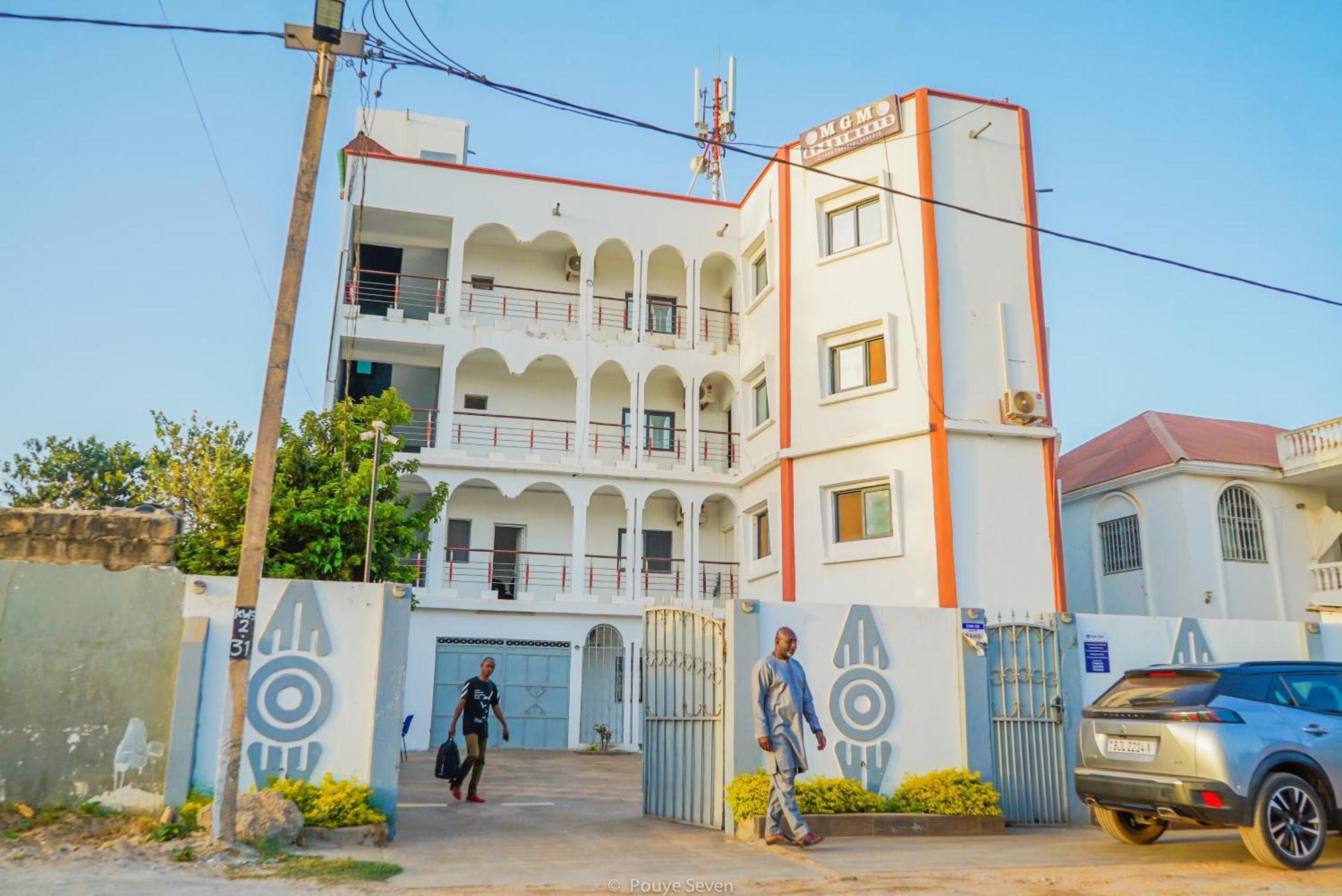 Mgm Apartments Gambia Кололи Экстерьер фото
