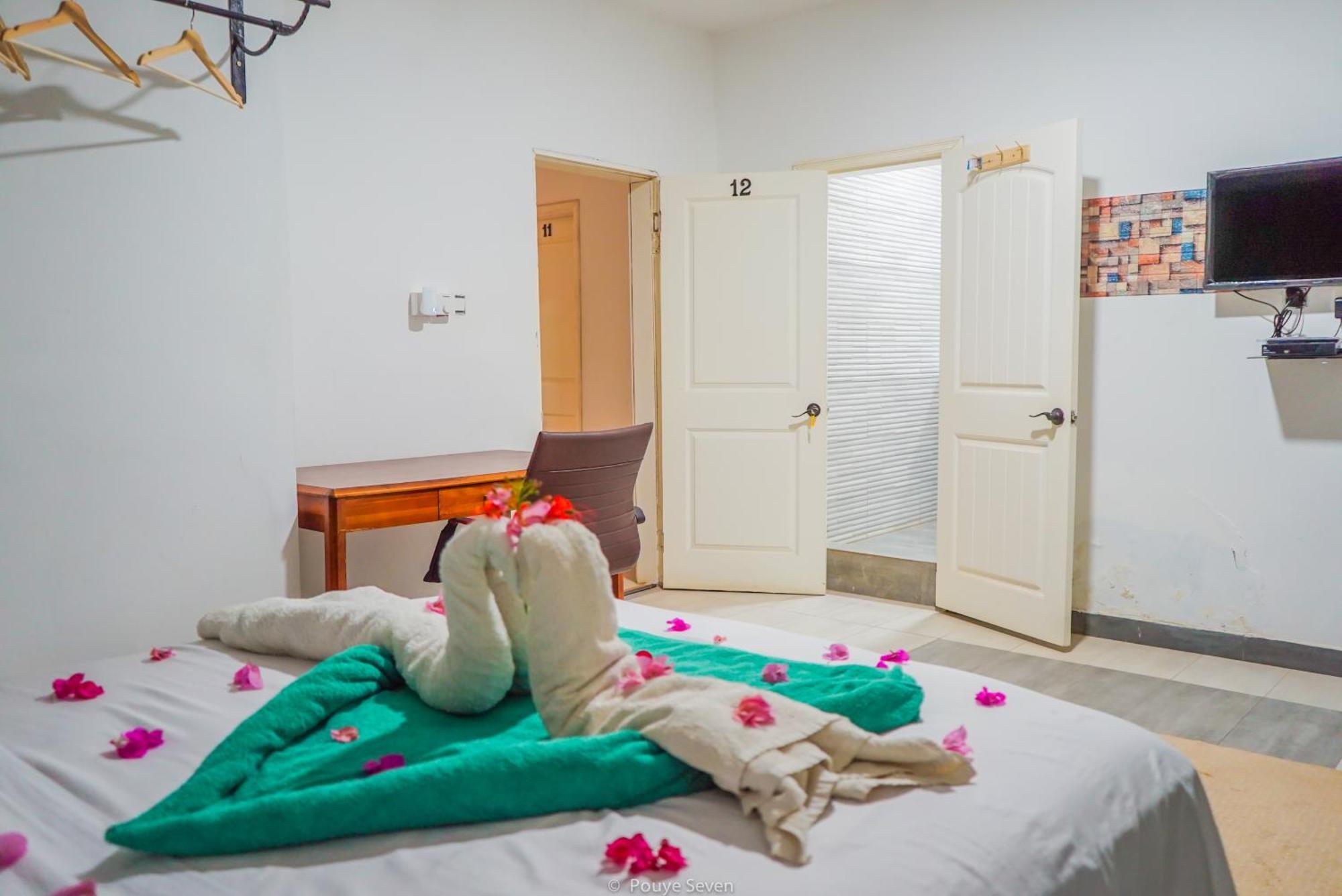 Mgm Apartments Gambia Кололи Экстерьер фото