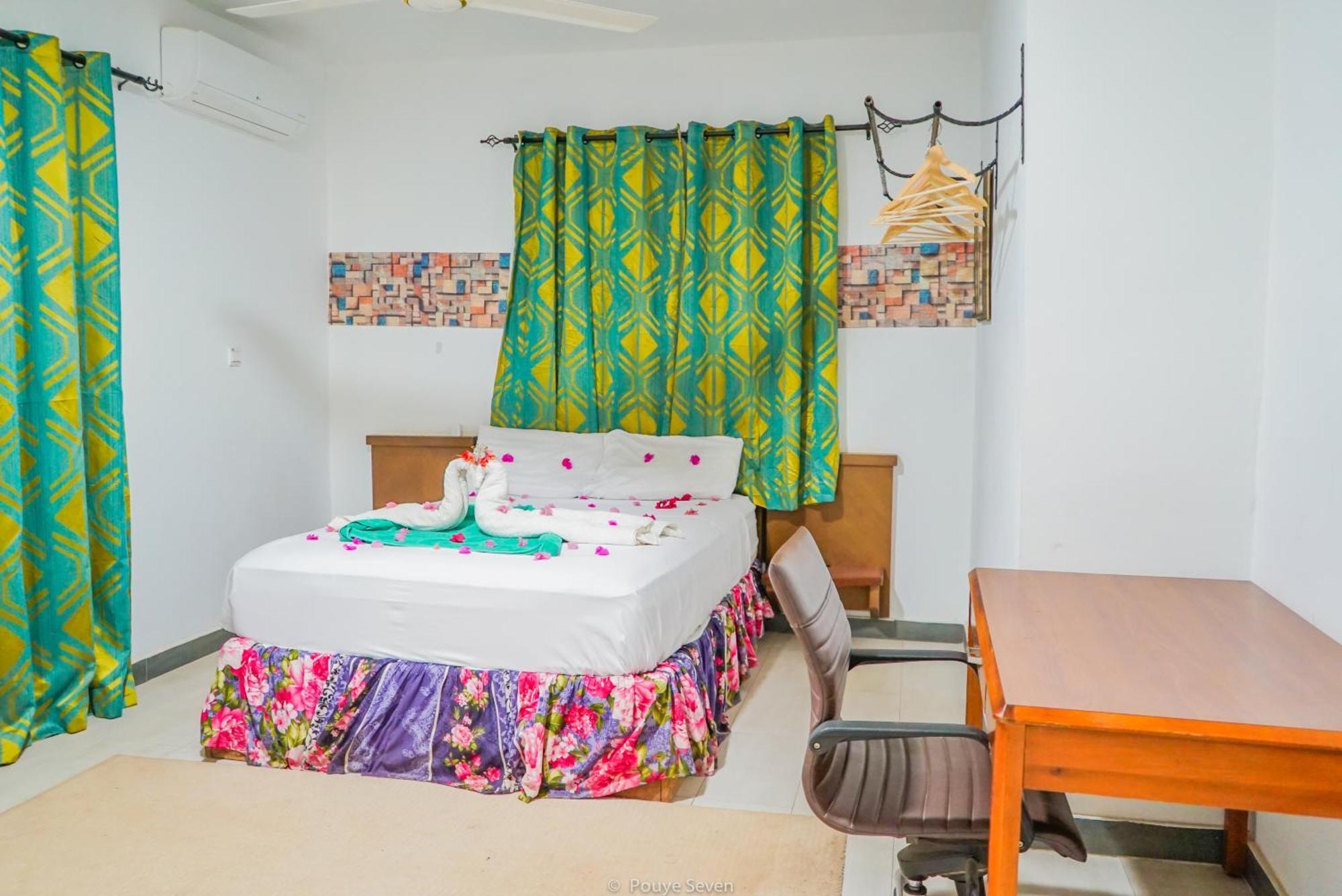 Mgm Apartments Gambia Кололи Экстерьер фото