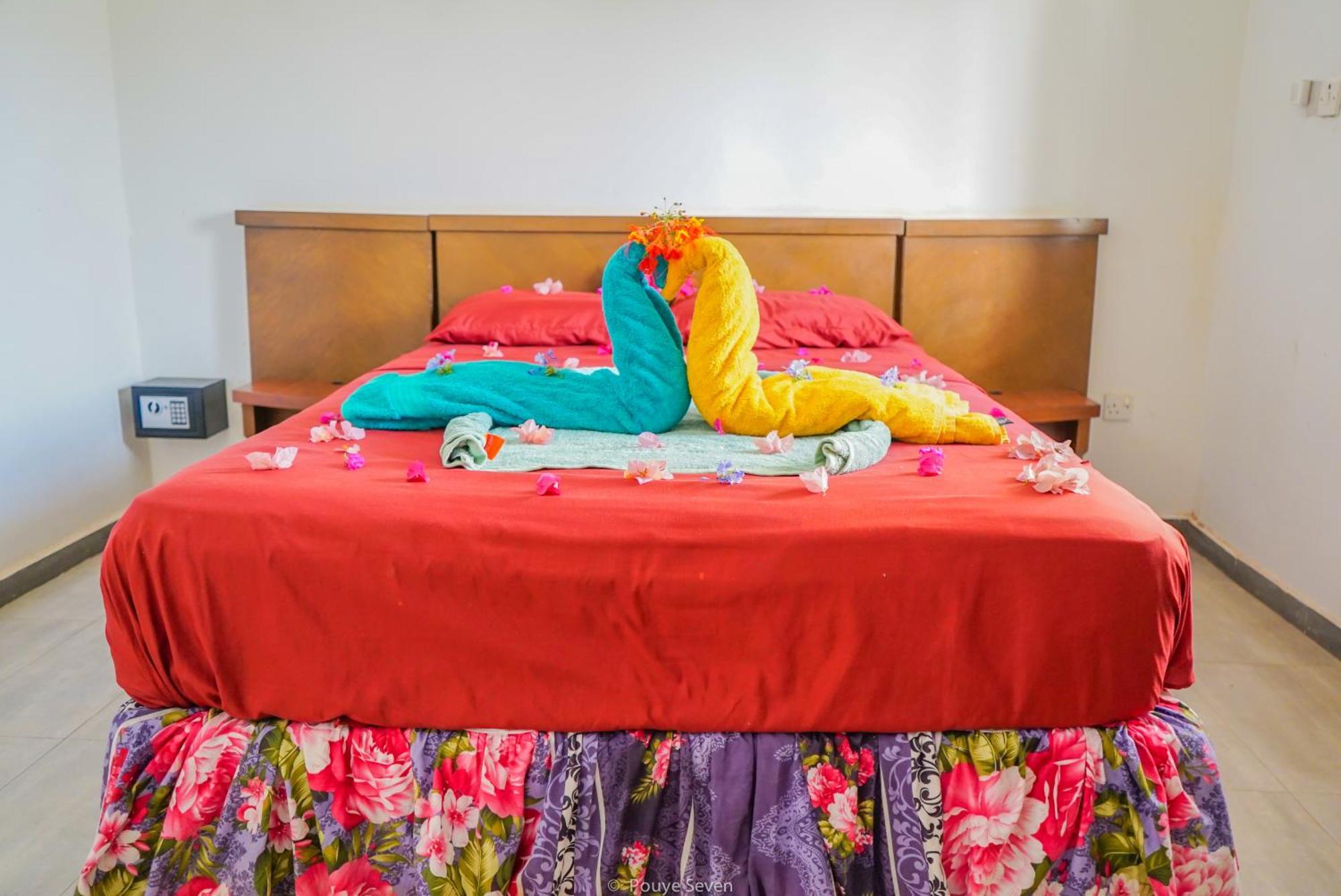 Mgm Apartments Gambia Кололи Экстерьер фото