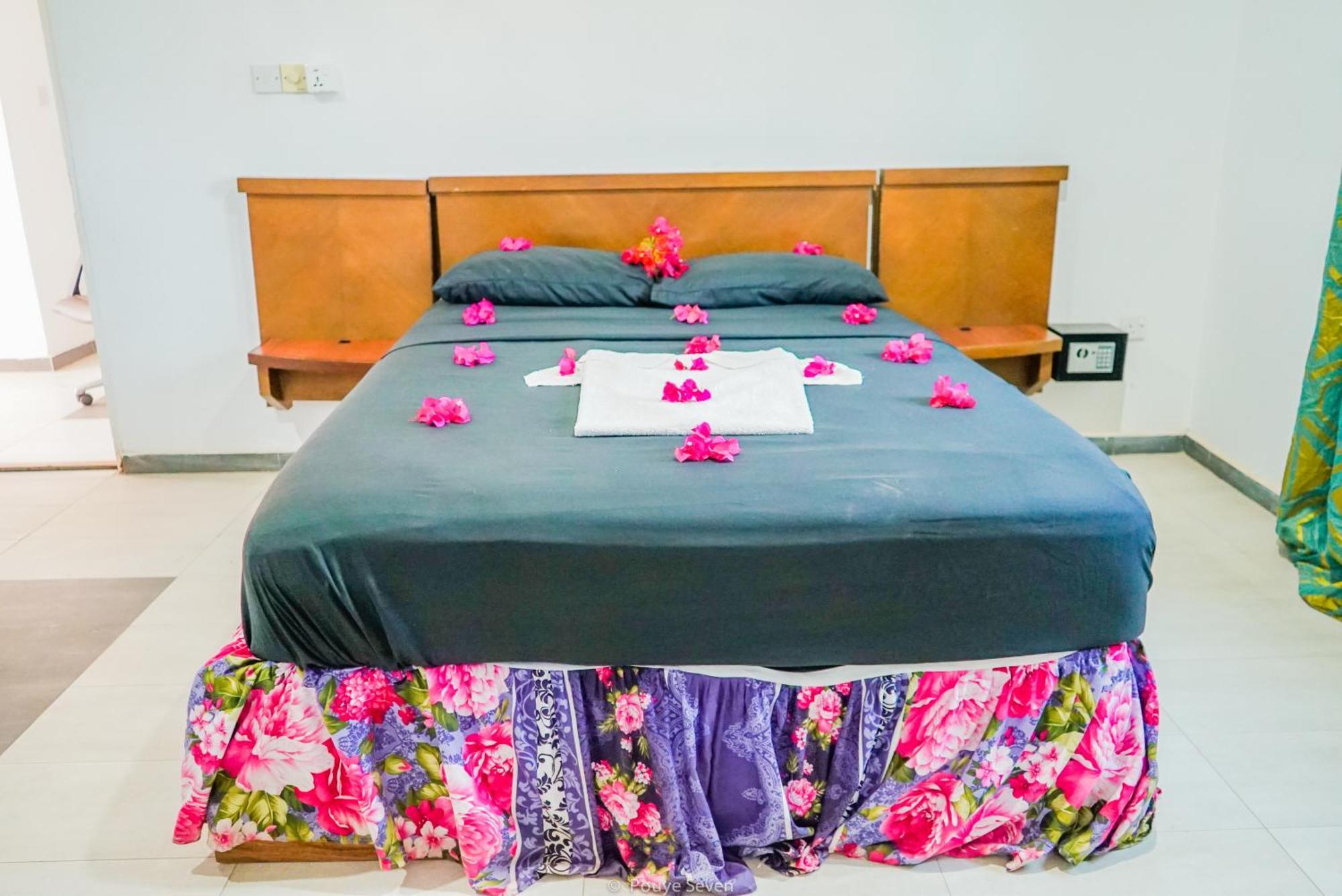 Mgm Apartments Gambia Кололи Экстерьер фото