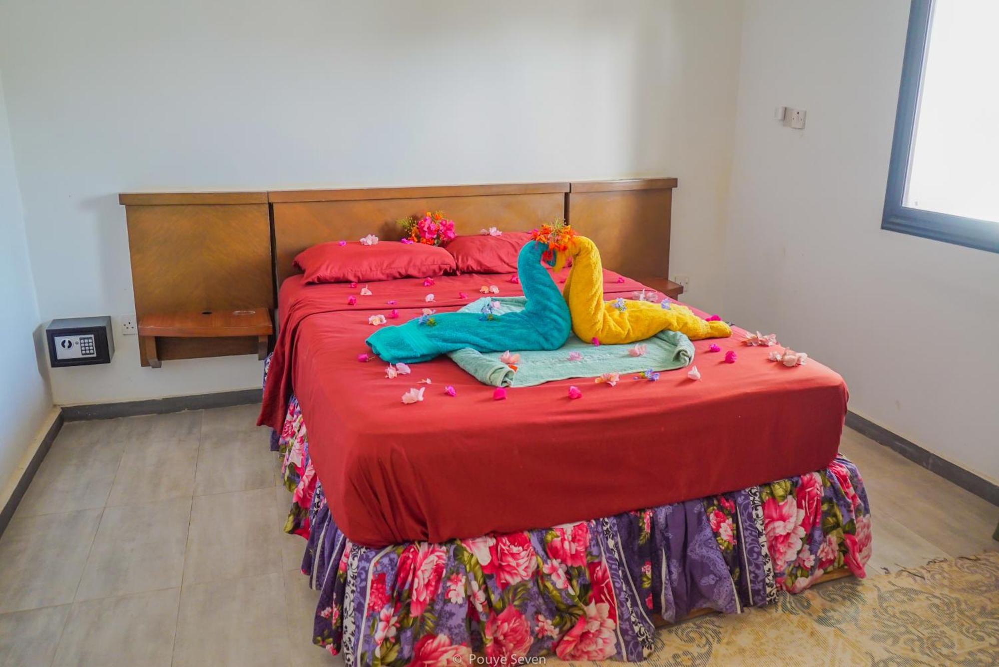 Mgm Apartments Gambia Кололи Экстерьер фото